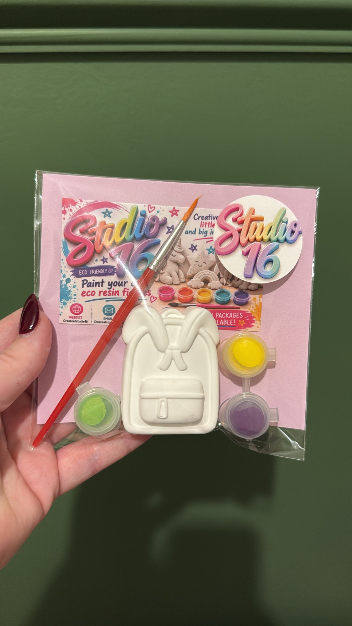 Paint your own bag pack